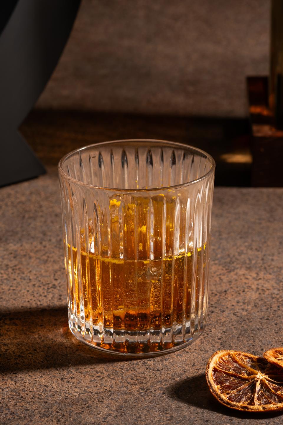 Smoky French Bee: A Sophisticated Fusion of Smoky and Herbal Richness