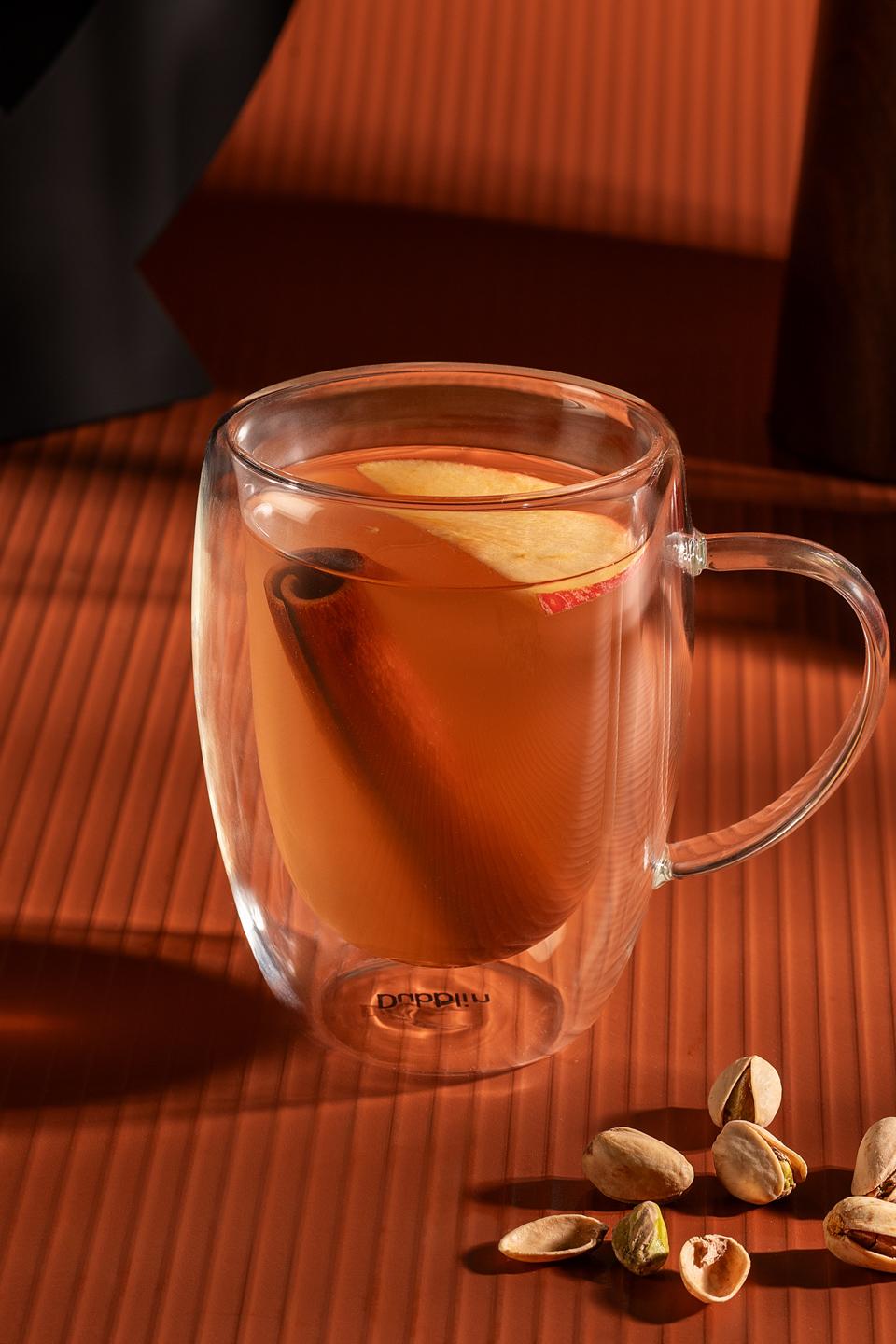 Spiced Apple Chamomile: A Cozy Sip of Autumn Bliss
