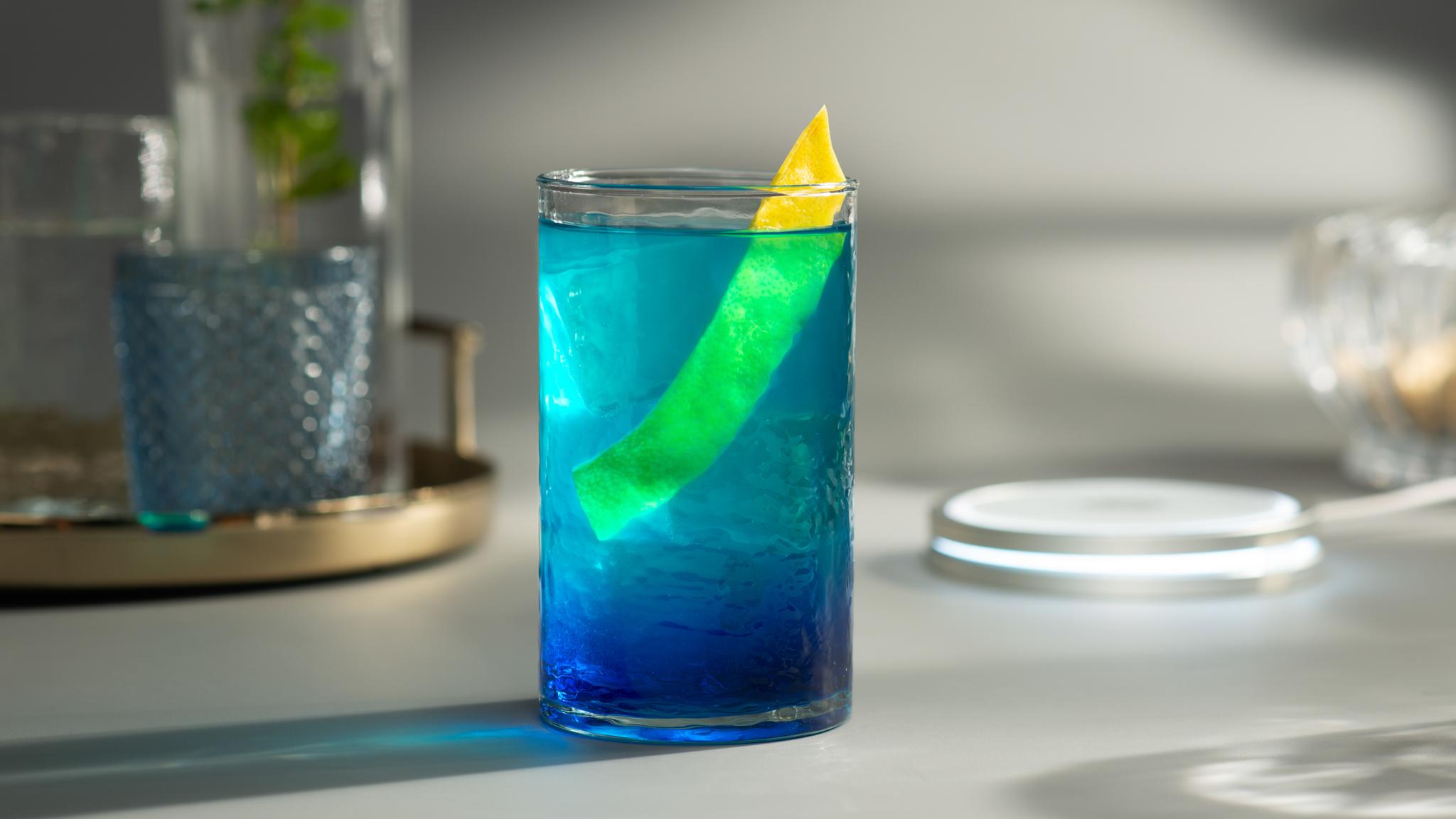 Blue Lagoon: Dive into a Wave of Vibrant Flavor