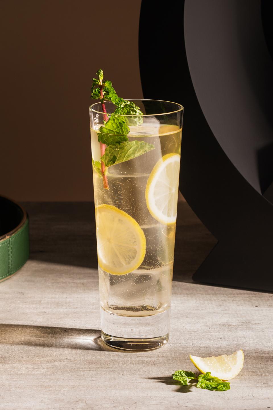 Golden Hour Spritz: A Sparkling Toast to Serenity